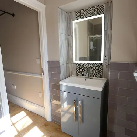 The Willow - 17 * Bristol