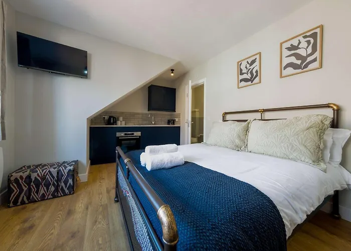 The Willow - 17 Bristol